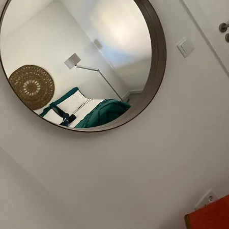 Apartment By The Sea *