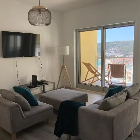 By The Sea Apartment *