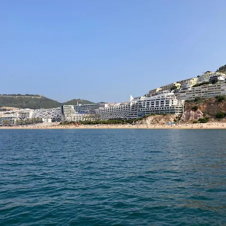Apartment By The Sea *