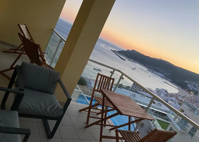 아파트 By The Sea *