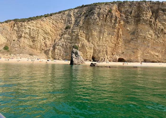 아파트 By The Sea *